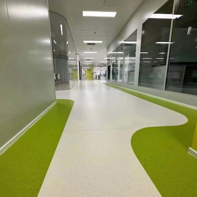 Buy Antistatic Cleanroom PVC Flooring , Esd Homogeneous Vinyl Floor Rolls For Hospital online manufacture